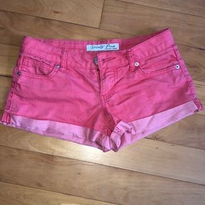 Pink cuffed shorts!🌺